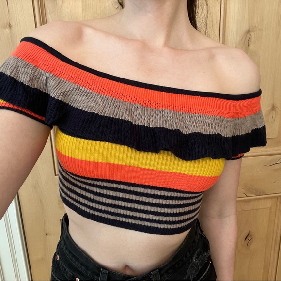 Knit Off the Shoulder Crop Top - Picture 4 of 6